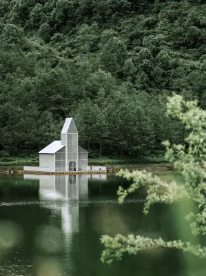 CLOUD·LAKE RESORT HOTEL
