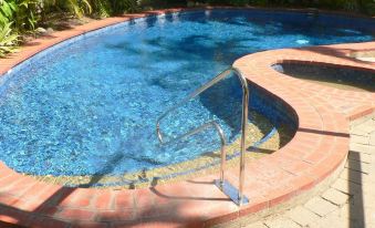 Mango Tree Holiday Apartments