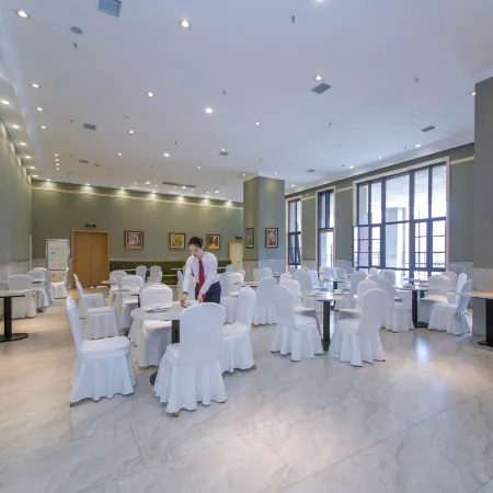 Vienna International Hotel (Wuhan Wangjiawan Renxinhui) Отели рядом с достопримечательностью «Третья Средняя Школа Вухана»