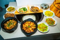 十月民宿（夏霖九天銀瀑風景區店）