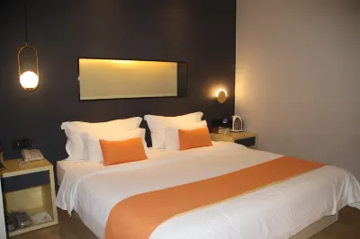 Huanyu Prestige Hotel (Lingshan People's Hospital) Hotels near Liufeng Mountain