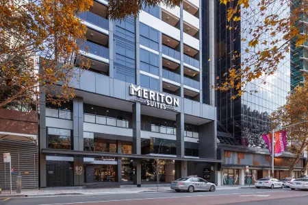 Meriton Suites North Sydney Отели рядом с достопримечательностью «The Cenotaph»