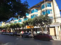 Border Town Hotel Hotels near Yongde Passenger Transport Terminal
