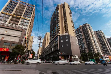 Huijin Hotel (Fuan Huaxing Spring City Branch)