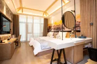 Luming Hot Spring Hotel (Wanfeng Tonghua Ski Resort) - balcony