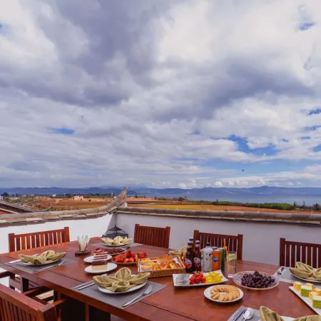 Fuxian Lake Grand View Resort (Guanglong small town)