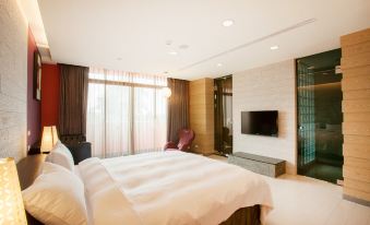823Tourist Hotel