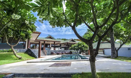 Idyllic Samui Beach Villa Resort