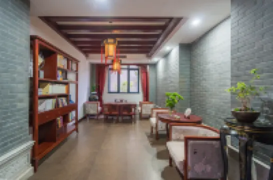 อินน์ธีมหงโหลวเมิ่ง ผิงถัน