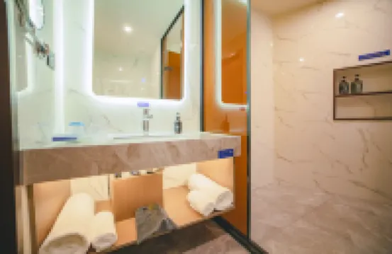 โรงแรมซูเปอร์ 8 พรีเมียร์ ถนนอาหาร เมืองโบราณ คัชการ์ โรงแรมใกล้สถานกงสุลรัสเซียเดิม 1890