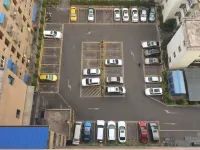 西昌天季ホテル - 駐車場