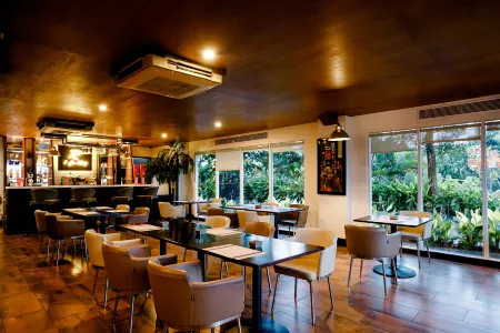 Emersia Hotel and Resort Отели в г. Бандар-Лампунг