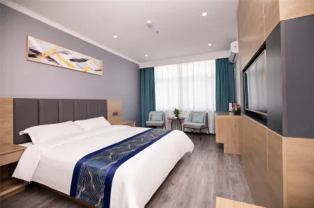 Xinzheng Guanlan Hotel (Henan Engineering College Longhu Campus Branch) Отели рядом с достопримечательностью «Zhongyuan University of Technology (West to Hospital of Zhongyuan University of Technology)»