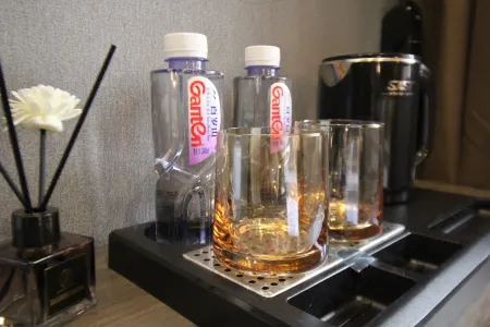 Furao Zhixuan Hotel (No.9 People's Hospital Lujiabang Road Subway Station Branch) Отели рядом с достопримечательностью «Shanghai Confucian Temple»