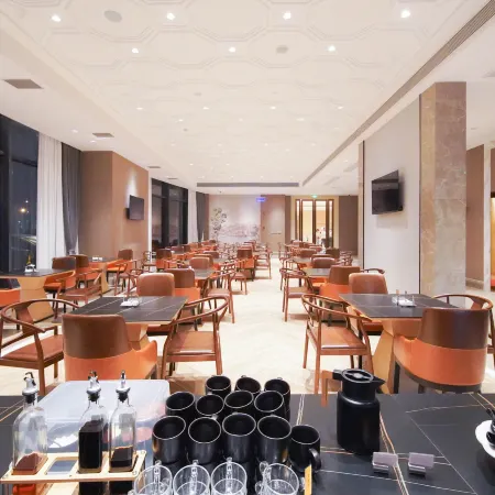 Vienna International Hotel (Jingmen Shenzhen Avenue Branch)