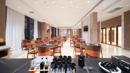 Vienna International Hotel (Jingmen Shenzhen Avenue Branch)