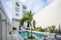 Sanya Yixi Yixia · Designer Pool Art Villa (Tianya Haijiao) - สระว่ายน้ำแบบอินฟินิตี้