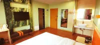 7Days Inn Hotel (Lüliang Xiaoyi Wanda Plaza Municipal Government) - 2-Star