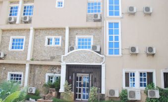 Ladalob Royal Suites