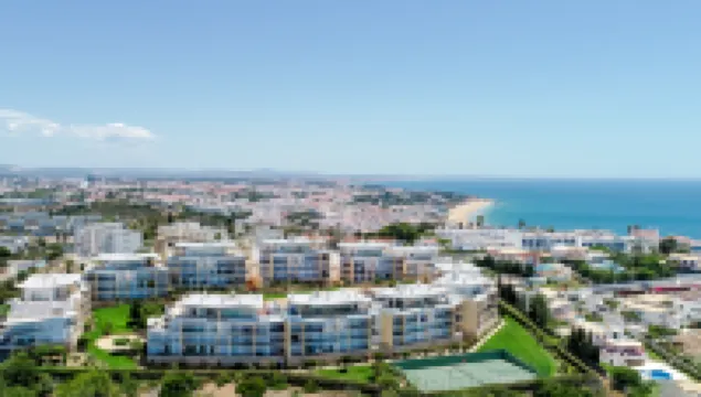 BnB Homes Ocean View Apartment with relax Terrace, 2 Swimming pools & Tennis court