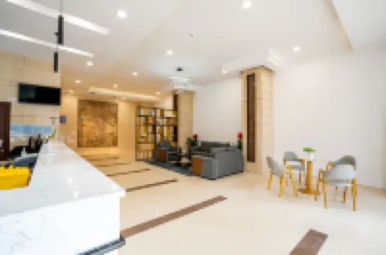 Shell Hotel (Yulin Yufu Road Commercial Market)