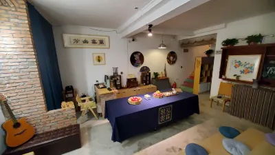 Hongyunchaolin Hotels in Zhaji Temple