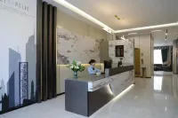 Huaxin Holiday Hotel (Habahe Minzhu Road)
