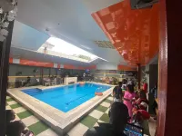 Hogis Luxury Suites - Pools