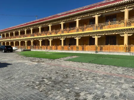 Jainca Deji Homestay Отели в г. Цзиньчжа