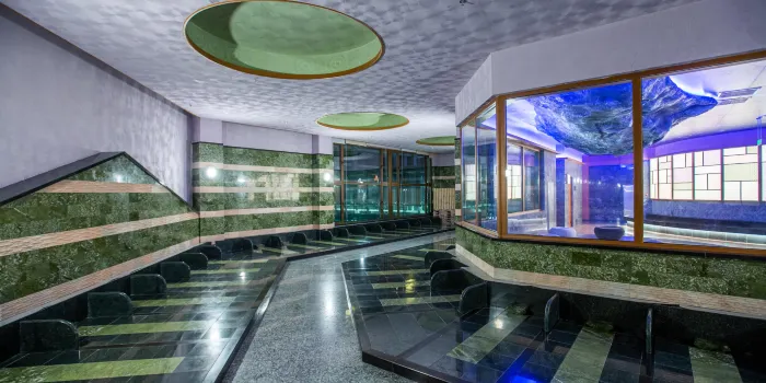 Hyakumangoku Onsen Hotel image 2