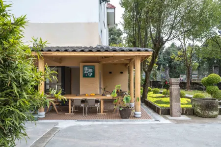 Meet Tai Ning Homestay Inn