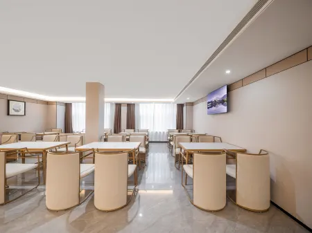 Moshang Qingya Hotel (Tianshui Ancient City Lantian City Square Branch) Отели рядом с достопримечательностью «Yuquanguan Scenic Area»