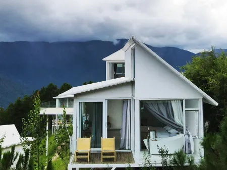 Tiger Leaping Gorge Manxingyu · FrozenDreamForest Resort Hotel Отели рядом с достопримечательностью «First bay of the Yangtze River»