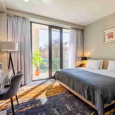 Brosse Garden Rooms