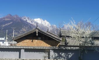 Yunyinli Snow Mountain View Courtyard (Baisha Ancient Town Branch)