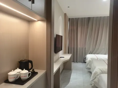 Jinhua Hotel (Fanshi Shahe Railway Station No. 2) Отели рядом с достопримечательностью «Beitai Yedou Peak»