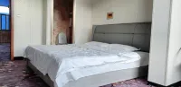 Lvliang Aiqinghai Theme Apartment