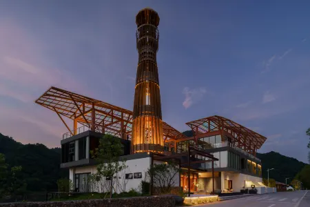 Yuanzhuang Galaxy Lodge Отели рядом с достопримечательностью «Jinnaoshan Mountain Star Tunnel»