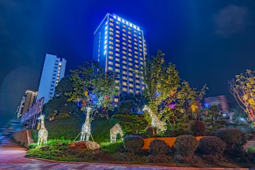 โรงแรมบ้านสวนหยูหลง - อ่างจากุชชี่