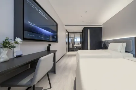 Yanji Department Store West Market Light Hotel Отели рядом с достопримечательностью «College Town Wanghong Wall»