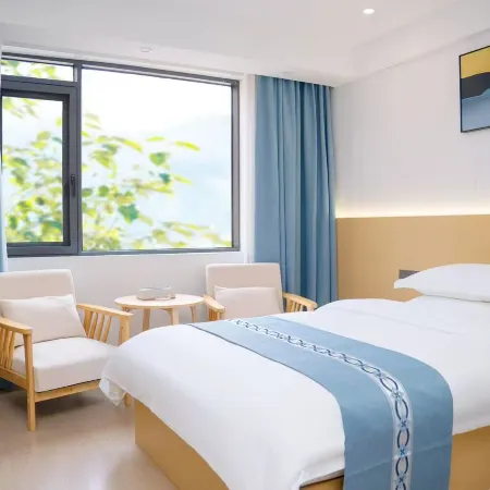 Shanyi Light Luxury Hotel (Jiuzhaigou County)