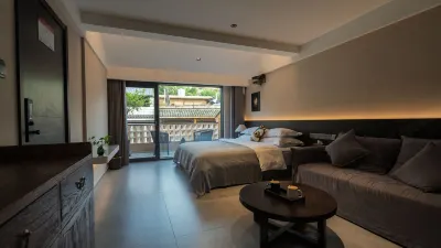 Xiaoshihou Homestay (Border City Chatong Scenic Area) Hotels near Cuicui Island