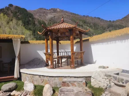 Zhijian Shanxing B&B (Mount Wutai Scenic Spot Store) Отели рядом с достопримечательностью «Jinge Temple»