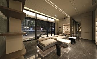 Xuchang Fat Donglai Times Square Cao Wei Ancient City Atour Hotel