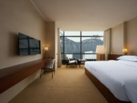 Tian Yu An Art Hotel(Dan Dong Train Station Ya Lu River Bridge) ) Hotels in Dandong