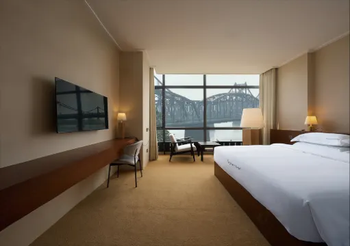 Tian Yu An Art Hotel（Dan Dong Train Station Ya Lu River Bridge) ）