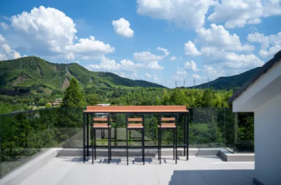 Yunmanli · 28HOW Family Vacation Designer Villa (Anji Fuyungu Scenic Area) Hotels near Glory - Castle In The Sky