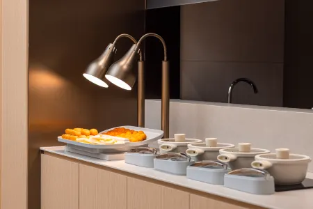 Ji Hotel (Zhongshan Xiaolan Daxin Xinduhui Branch) Отели рядом с достопримечательностью «Xiaolangang International Huogui Shipside»