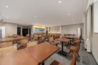 Holiday Lane Door Designer Hotel (Yulin West Road, Yiguangmiao Metro Station Branch)