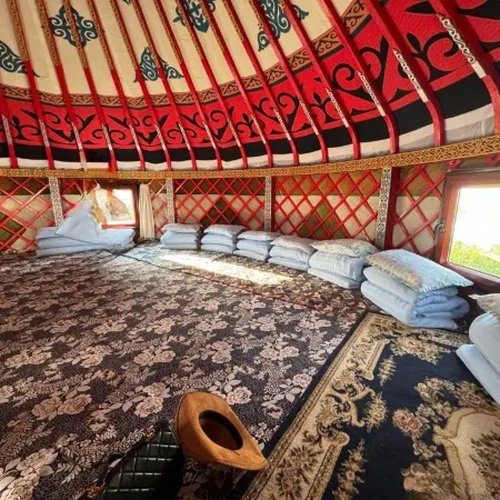 Lakefront Stargazing Homestay (Sayram Lake Scenic Area)